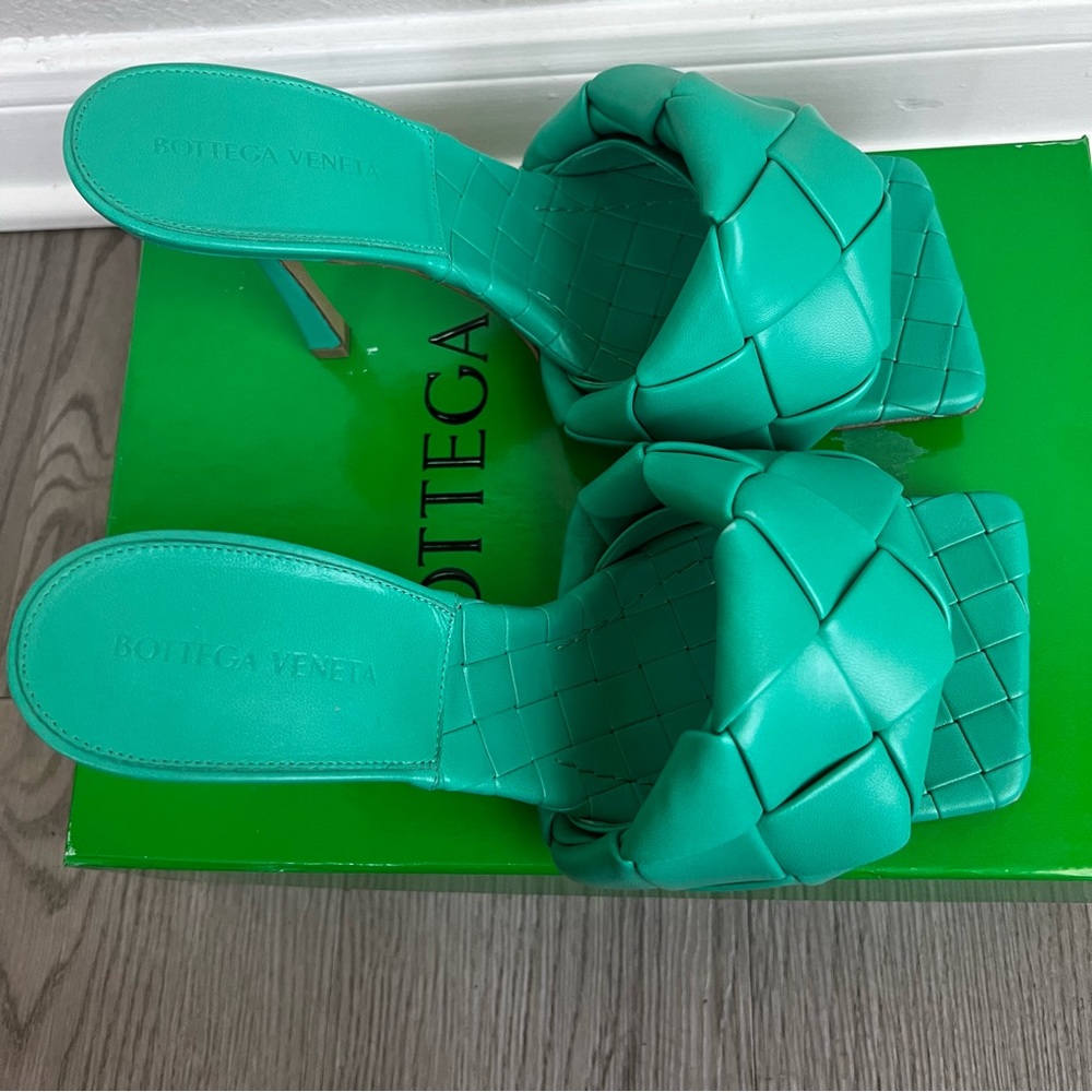 NIB Bottega Veneta Lido Intrecciato Leather Sandal Sz 39.5 9.5 Turquoise Blue - Picture 3 of 12